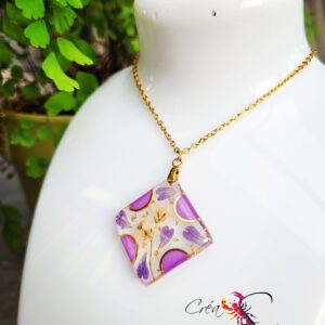Collier "Jardin Géométrique" aux Fleurs Séchées & Détails Pourpres