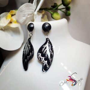Boucles d'Oreilles Ailes de Nuit Scintillantes