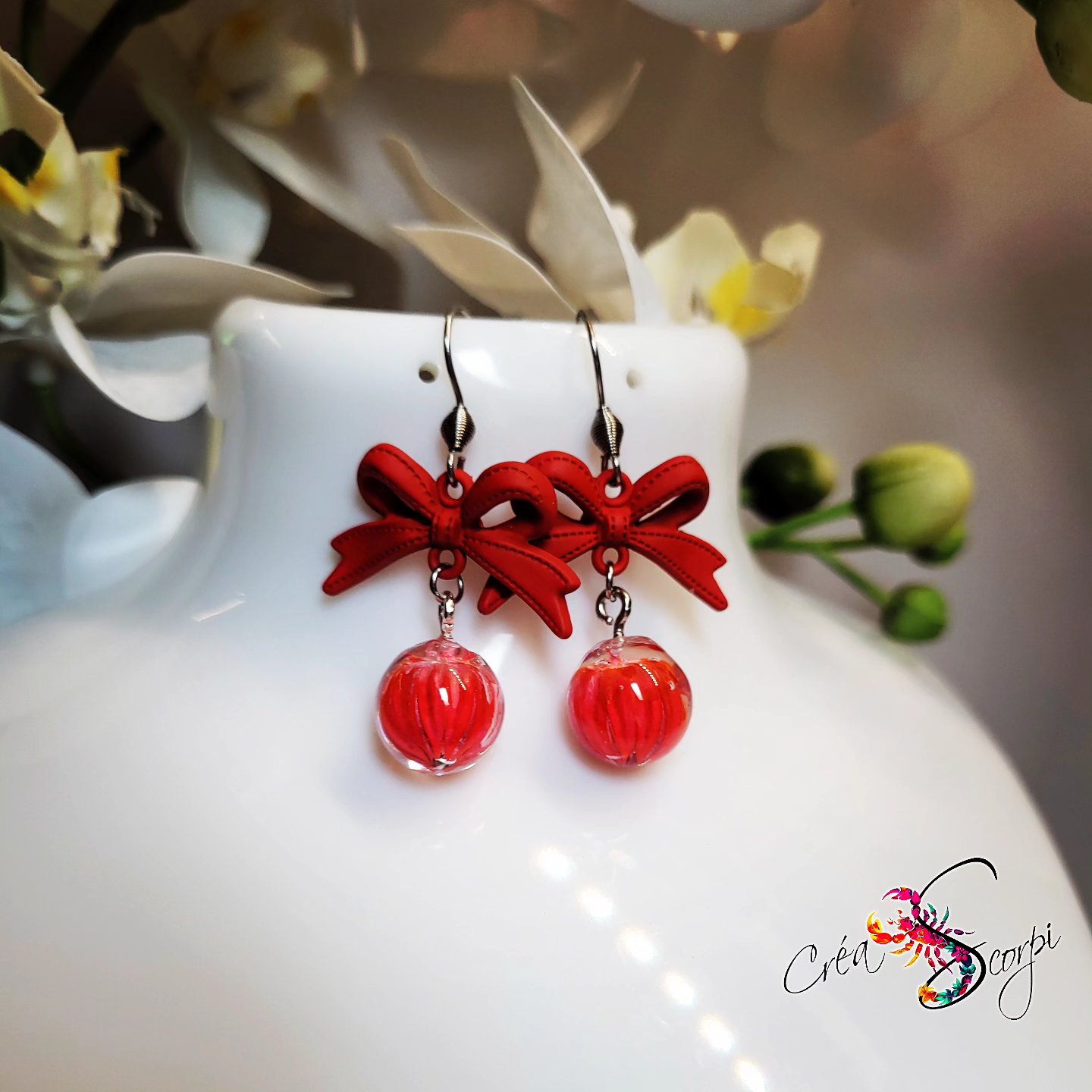 Boucles d'Oreilles Nœud Rouge et Fleurs Séchées Éternelles – Image 4
