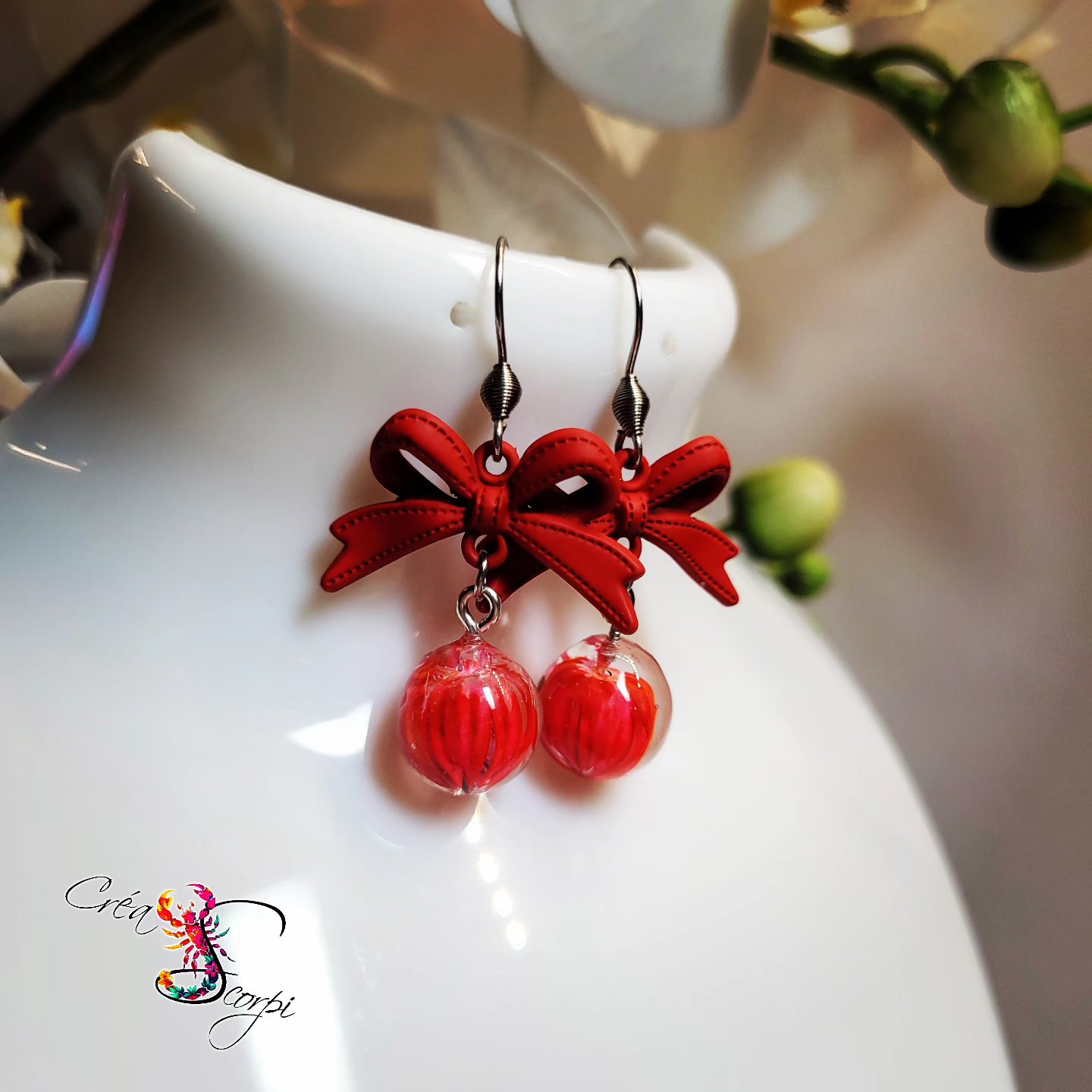 Boucles d'Oreilles Nœud Rouge et Fleurs Séchées Éternelles – Image 2