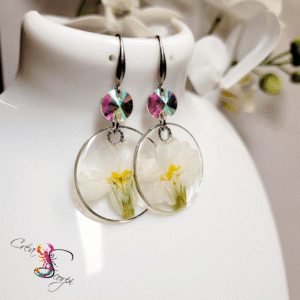 Boucles d'oreilles Beauté Naturelle "Primevère Blanche et Cristaux d'Aurore Boréale"