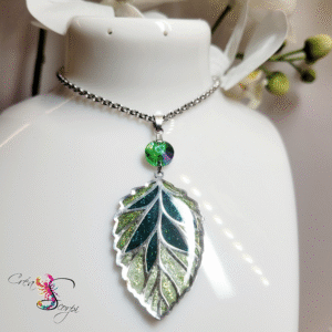 Collier Feuille "Éclat Végétal"