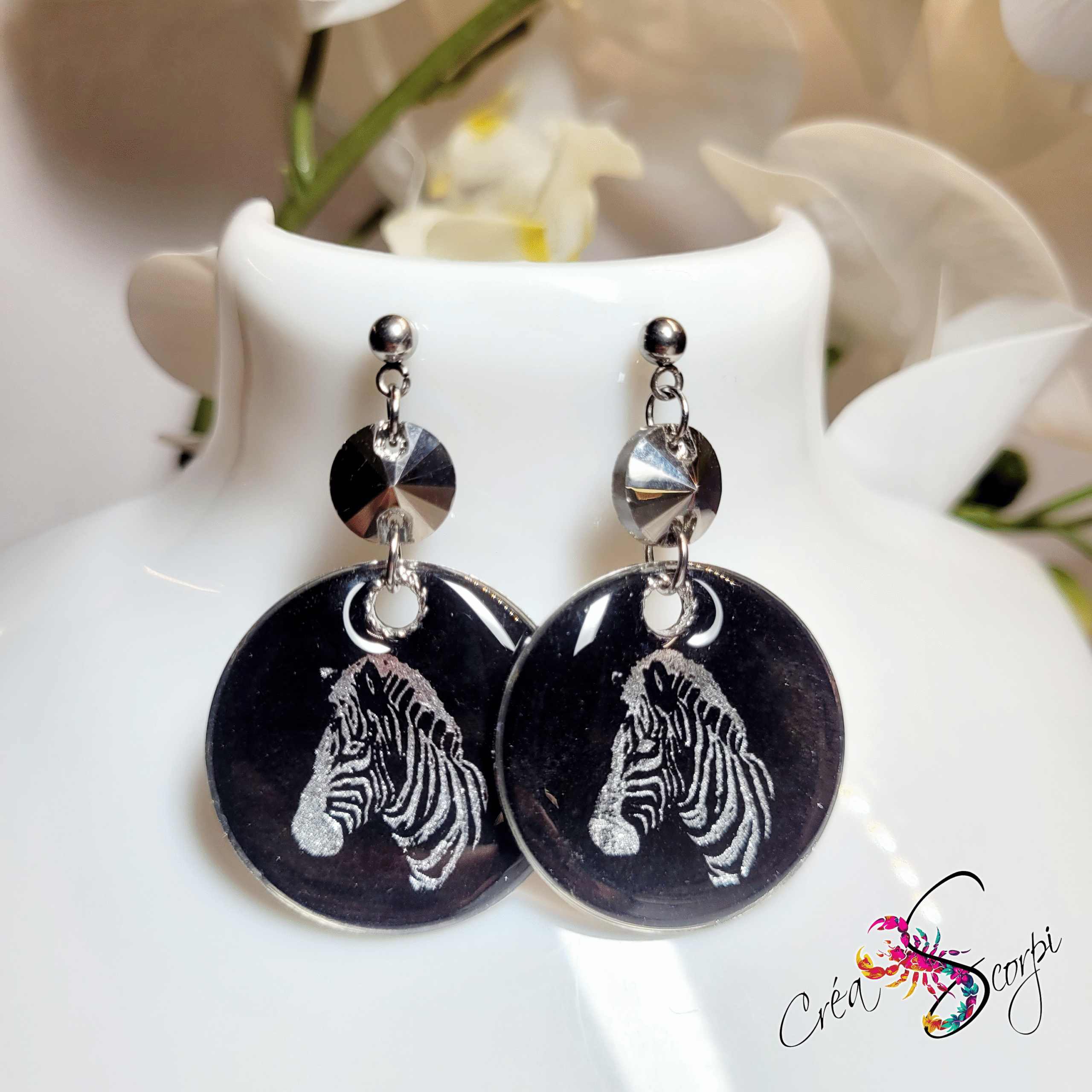 Boucles d'Oreilles Zèbre Élégance Noire – Image 2