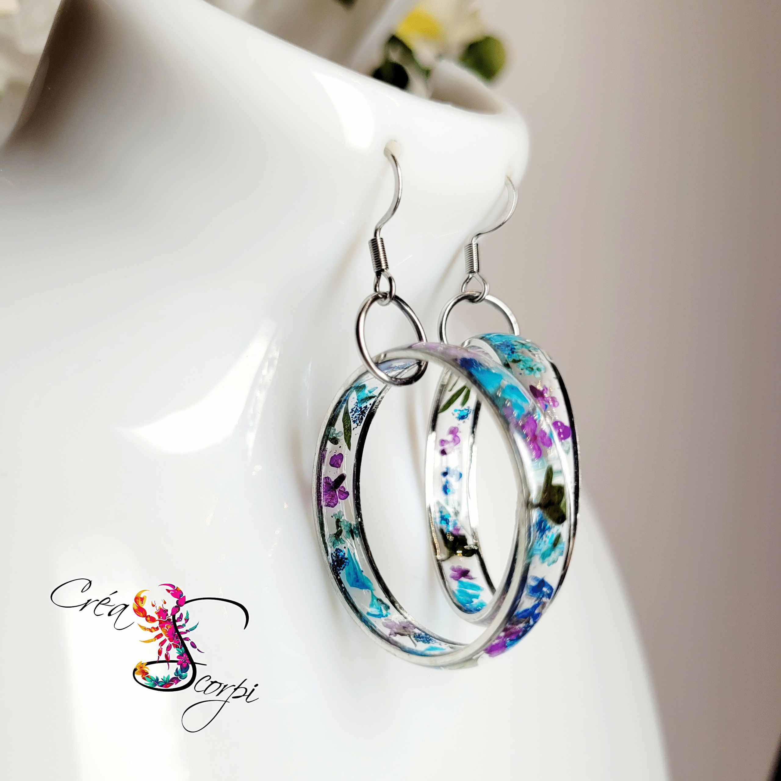 Boucles d'oreilles "Créoles Fleuries Bleues et Violettes" – Image 2
