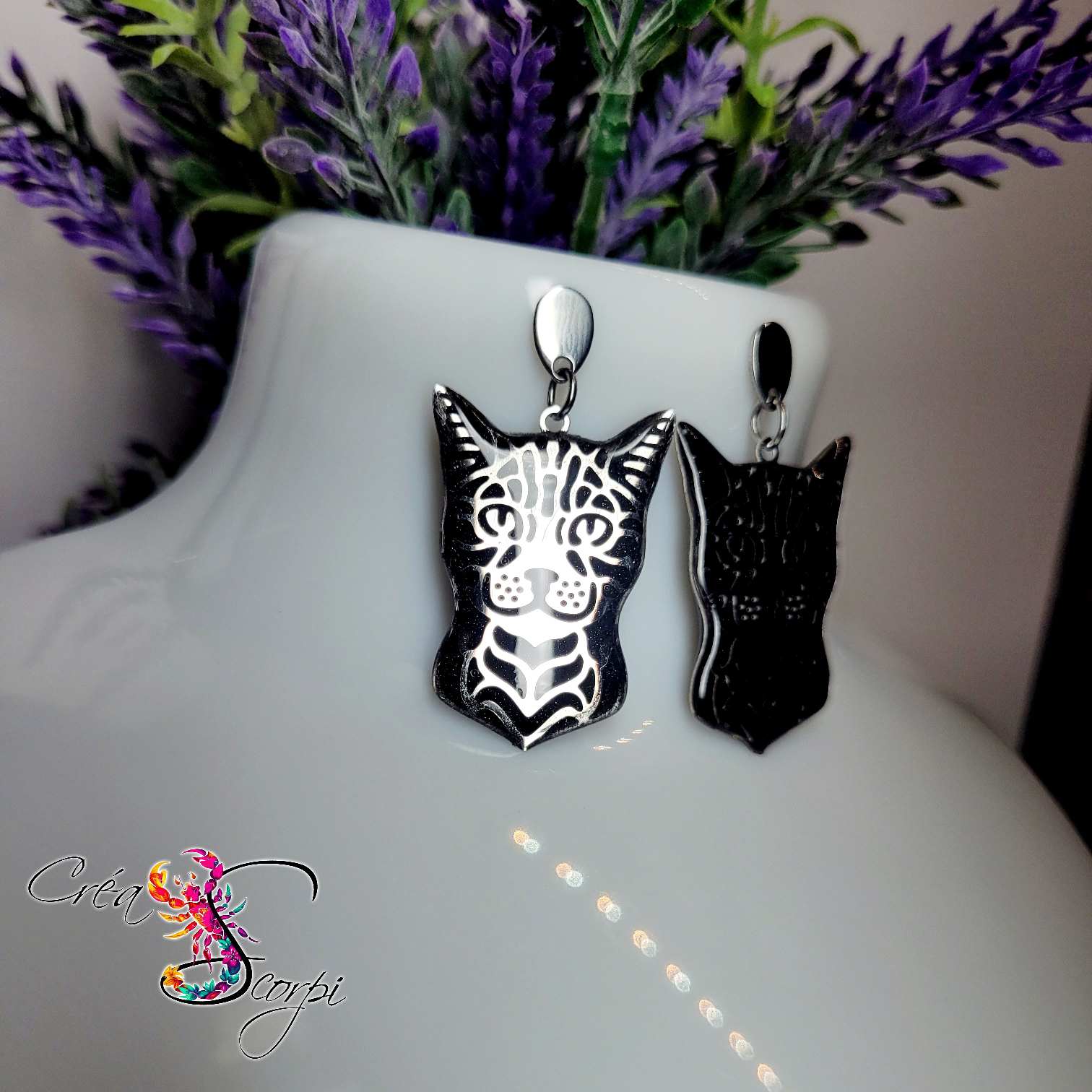 Boucles d'Oreilles "Regard Félin & Ombres Argentées" – Têtes de Chat